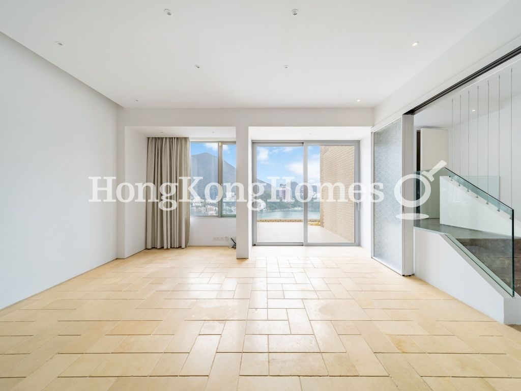 Family Room — The Beachfront, Repulse Bay