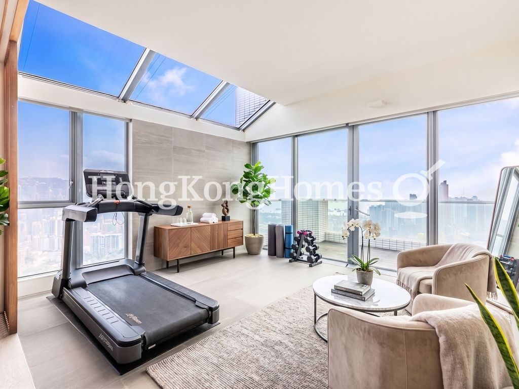 Gym Room — 15 Homantin Hill, Ho Man Tin / Waterloo Road