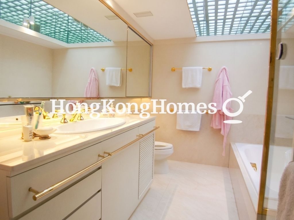 Master Bathroom — Kellett Villas, The Peak