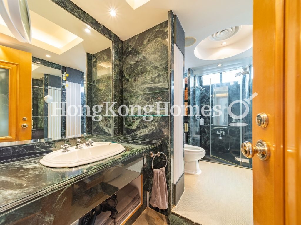 Third Ensuite Bathroom — Moorsom Road, 5, Jardine's Lookout