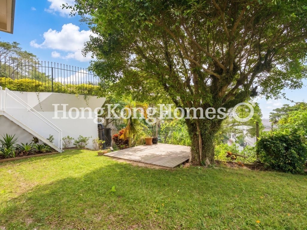 Private Garden — Strawberry Hill, The Peak