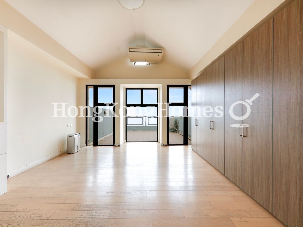 Master Bedroom — Abergeldie, The Peak