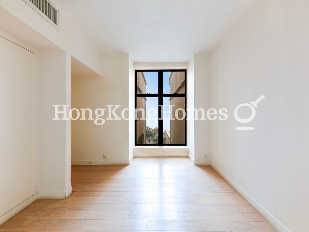Third Bedroom — Abergeldie, The Peak