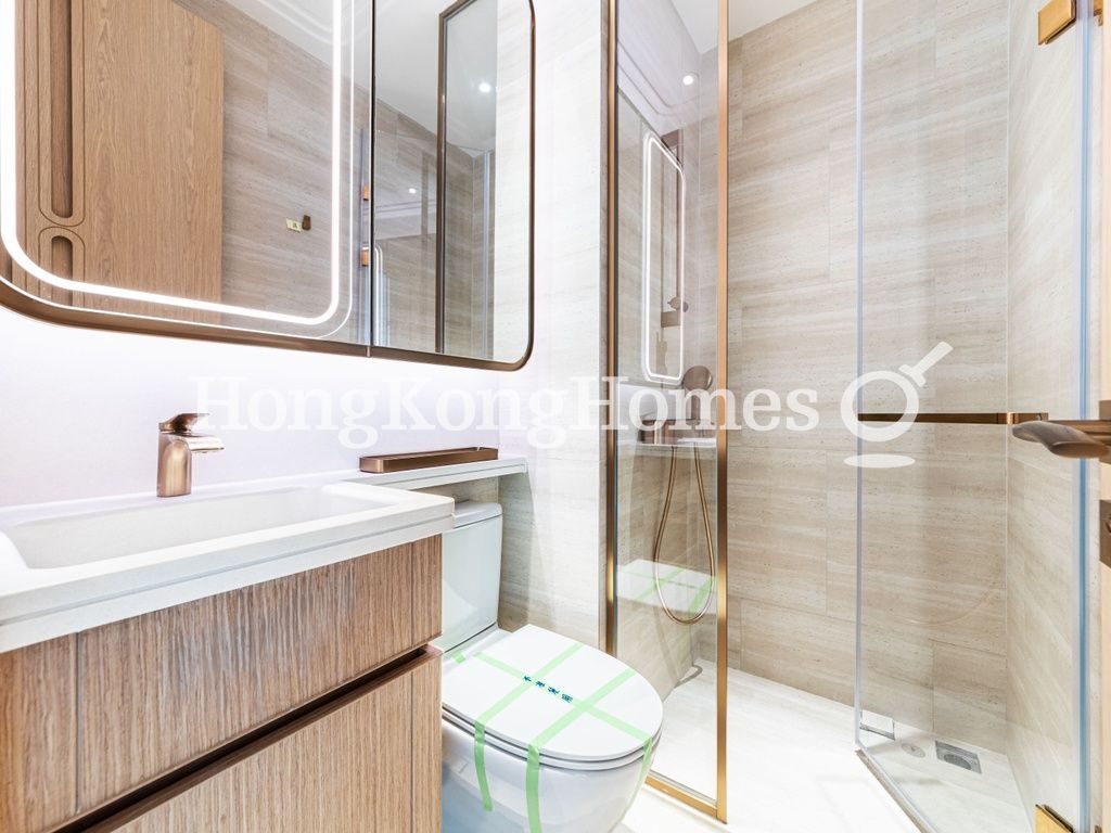 Bathroom — Upper Manor, Sai Ying Pun