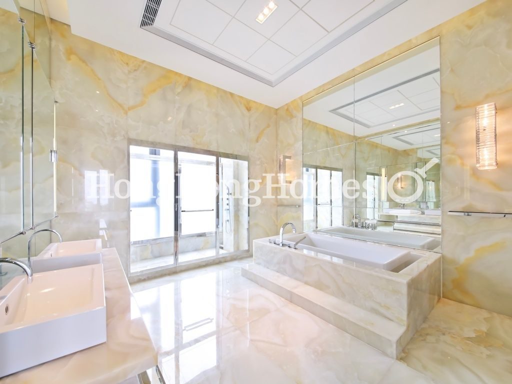 Master Bedroom — 3 Plunkett's Road, The Peak