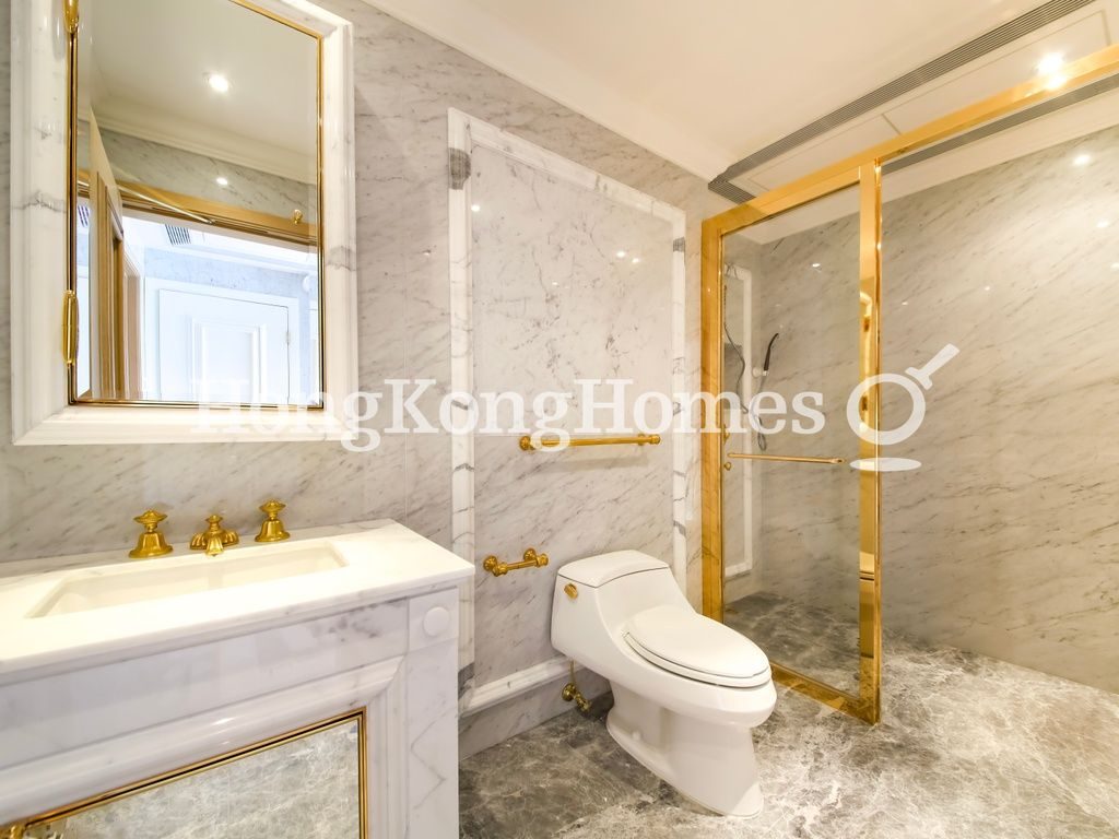 Guest Bathroom — 3 Plunkett's Road, The Peak