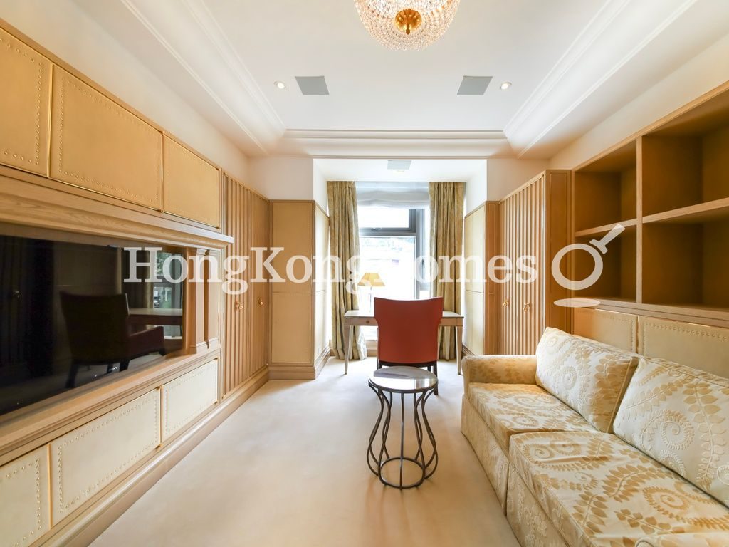 Family Room — 3 Plunkett's Road, The Peak