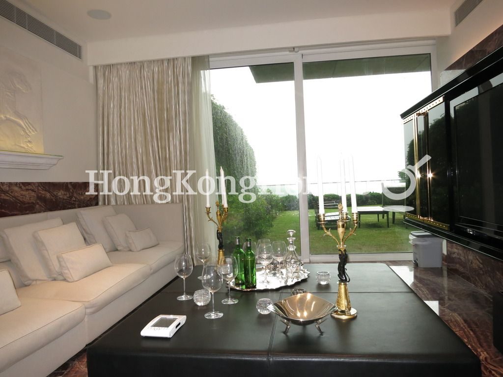Family Room — 3 Plunkett's Road, The Peak