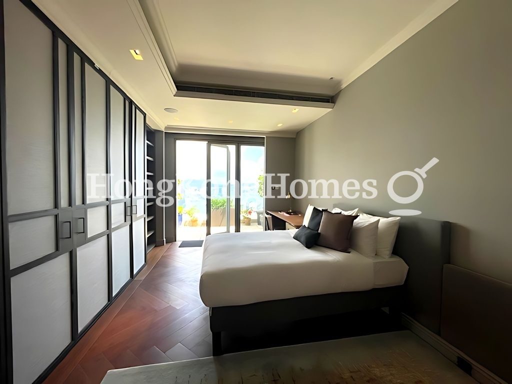Second Ensuite Bedroom — Barker Road, 28, The Peak