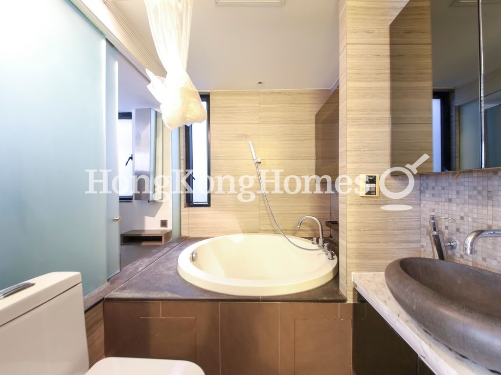 Bathroom — Richview Villa (Fung Shing Court), Happy Valley