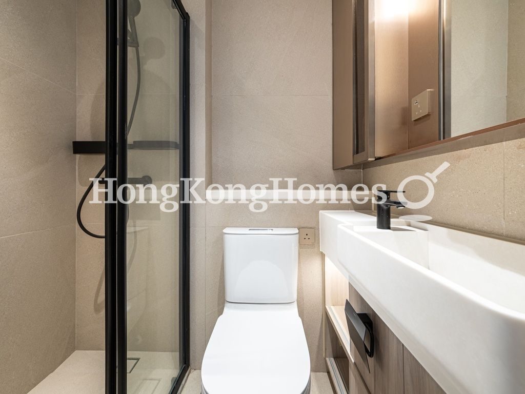 Ensuite Bathroom — One Jardine's Lookout, Happy Valley