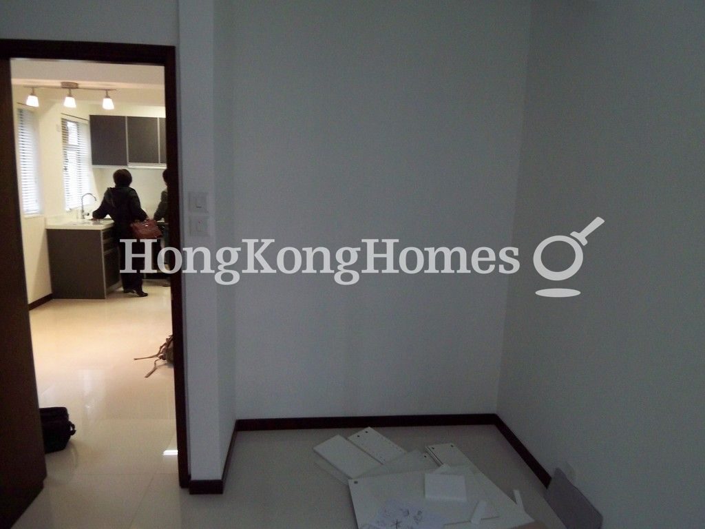 Master Bedroom — Malahon Apartments, Causeway Bay