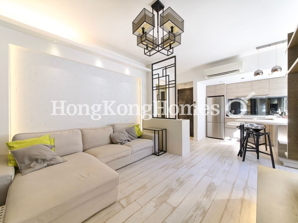 Living and Dining Room — Beverly House, Happy Valley