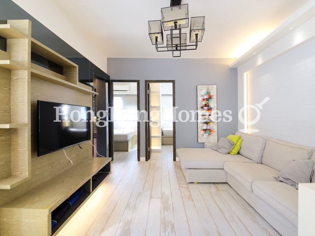 Living and Dining Room — Beverly House, Happy Valley