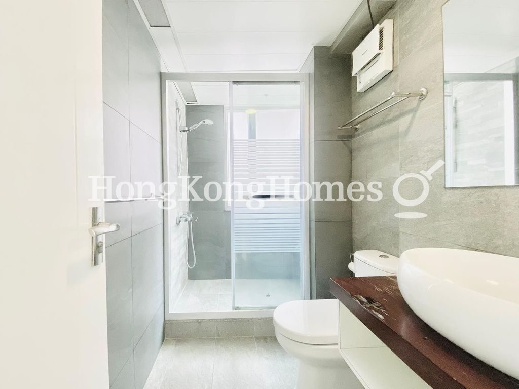 Bathroom — Sau Wa Court, Wan Chai
