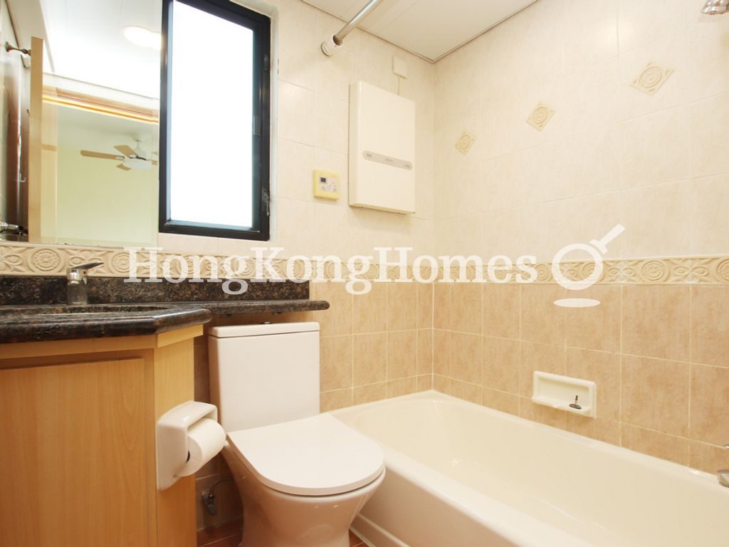 Bathroom — Bellevue Place, Sheung Wan