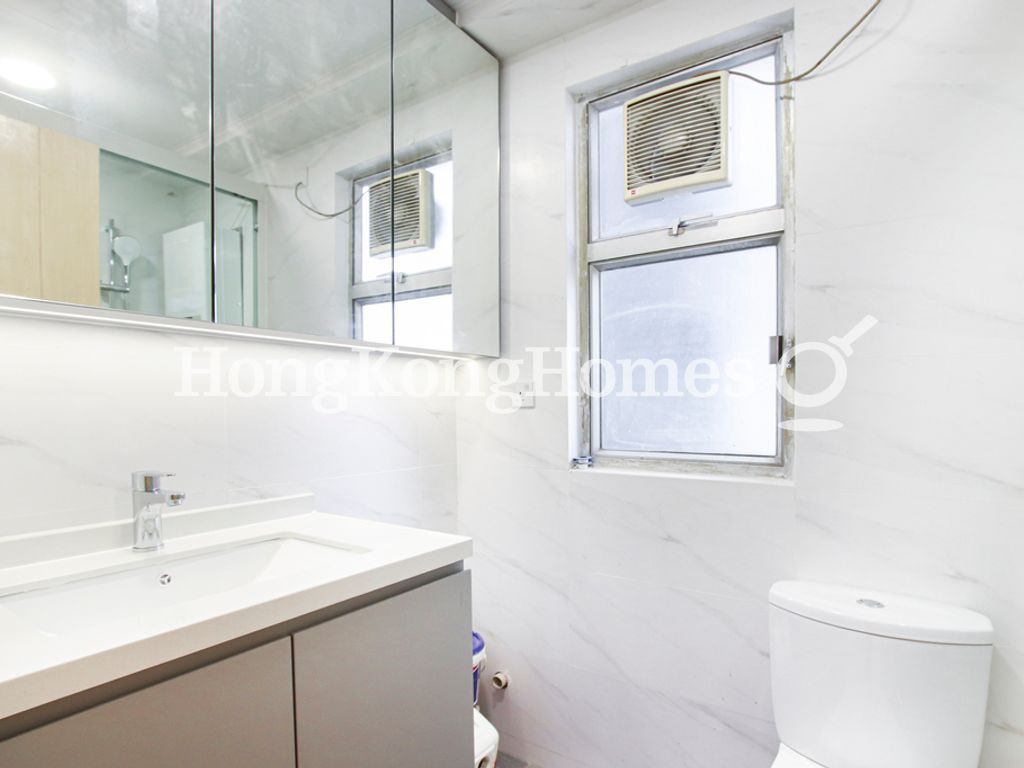 Guest Bathroom — Yee Fung Court, Sai Ying Pun