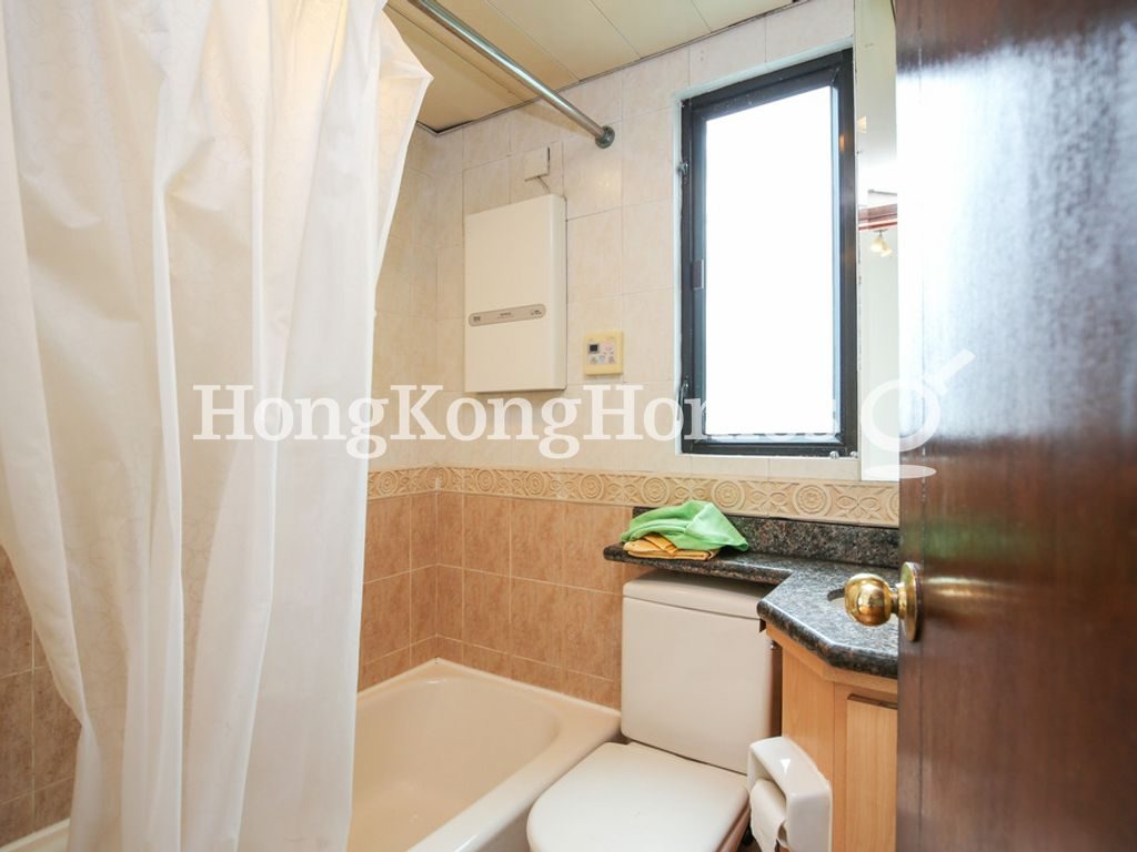 Guest Bathroom — Bellevue Place, Sheung Wan