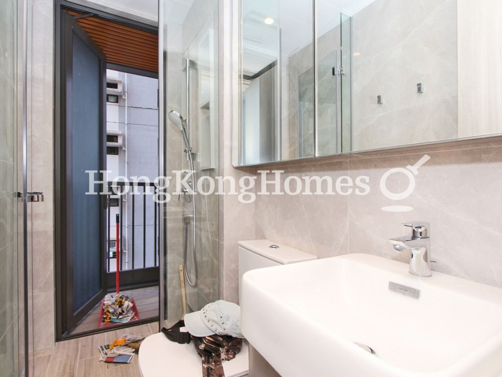 Bathroom — Central 8, Mid-levels West