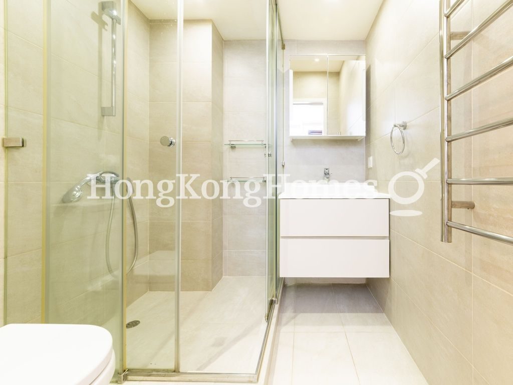 Bathroom — Queen's Road West, 345-345A, Sai Ying Pun