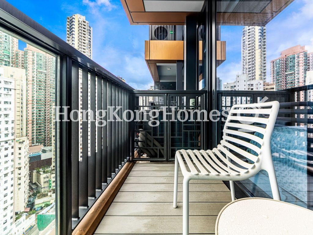 Balcony — The Queens, Sai Ying Pun