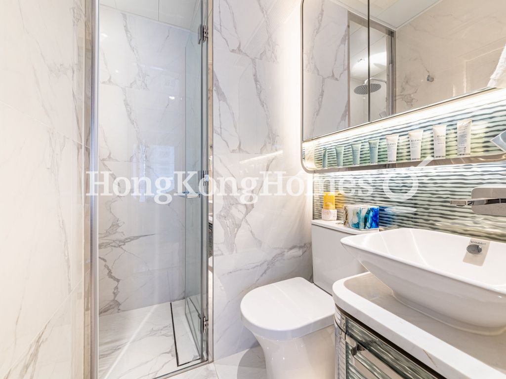 Bathroom — The Queens, Sai Ying Pun