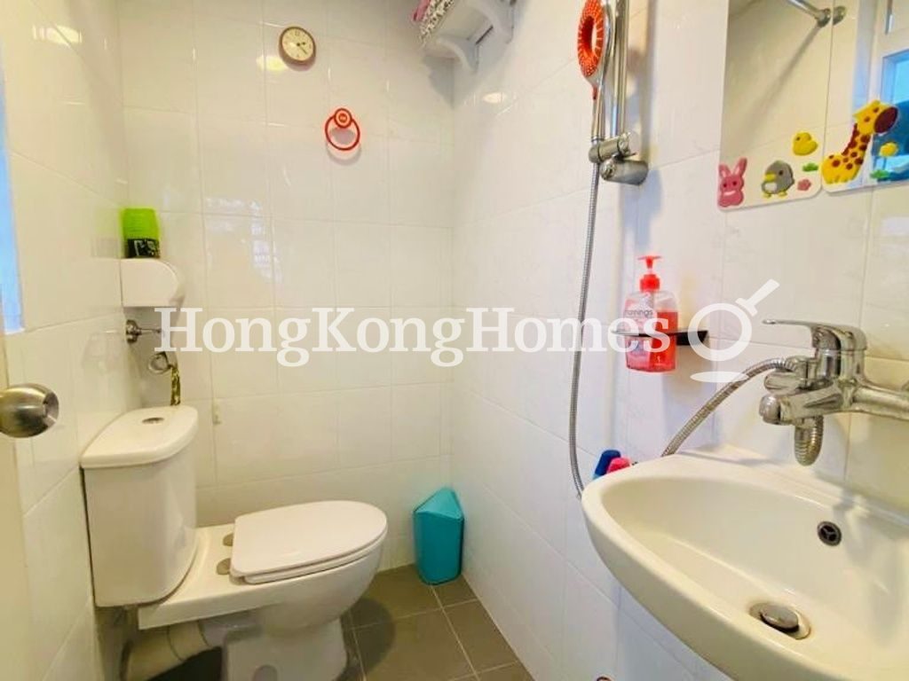 Bathroom — Han Hing Mansion, Tsim Sha Tsui