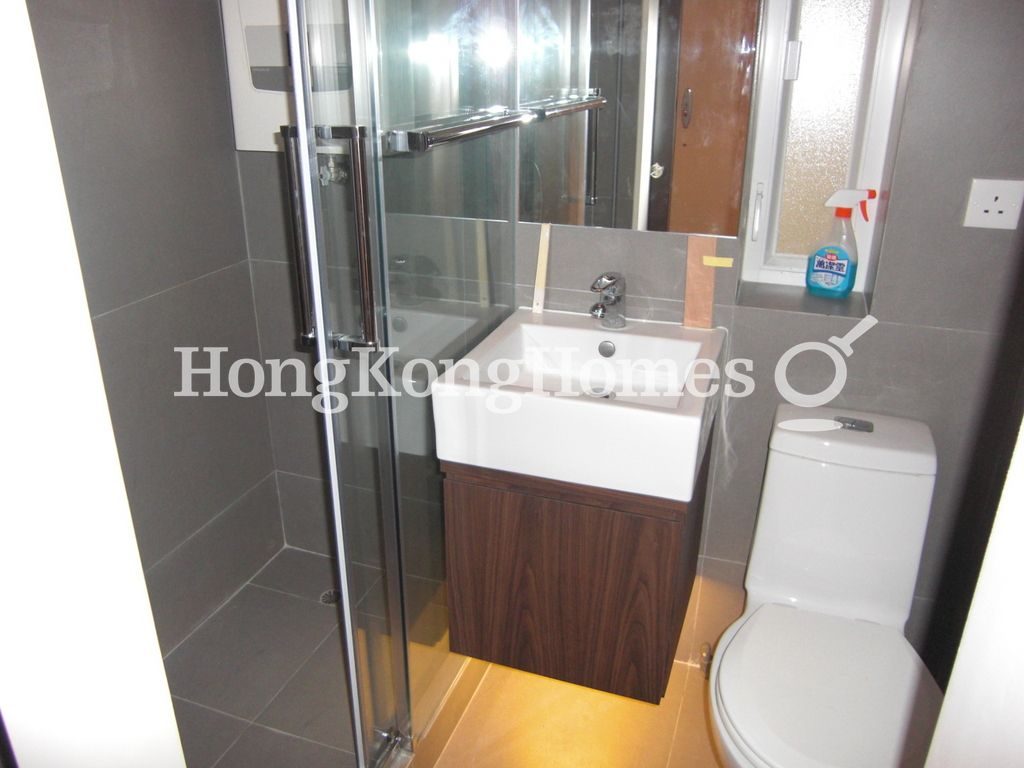 Guest Bathroom — Kui Yan Court, Western / Kennedy Town