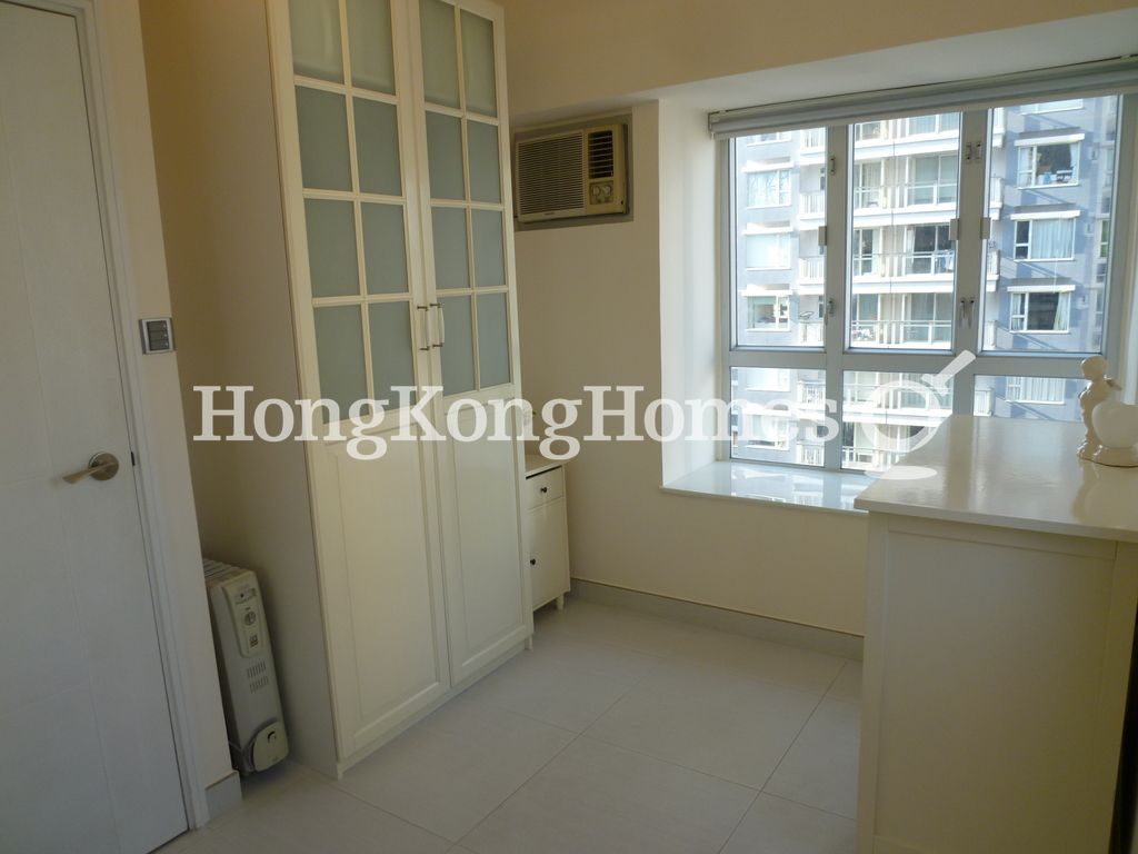 Wardrobe in Master Bedroom — Grandview Garden-Tower 1, Mid-levels West