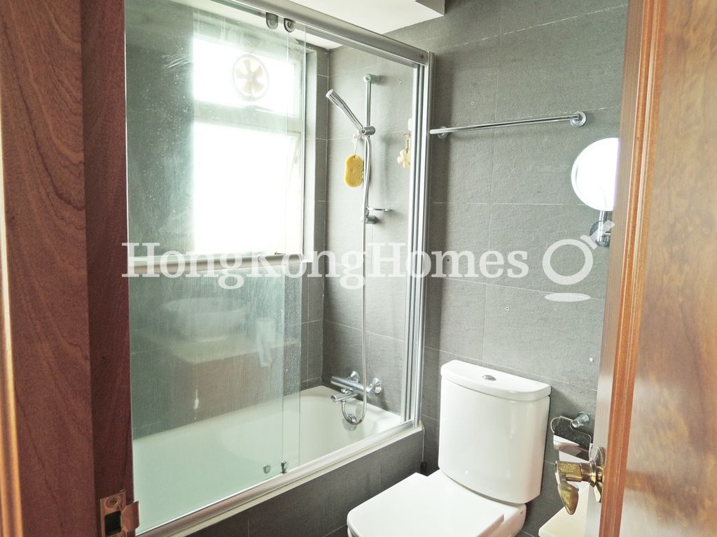 Master Bathroom — Le Cachet, Happy Valley