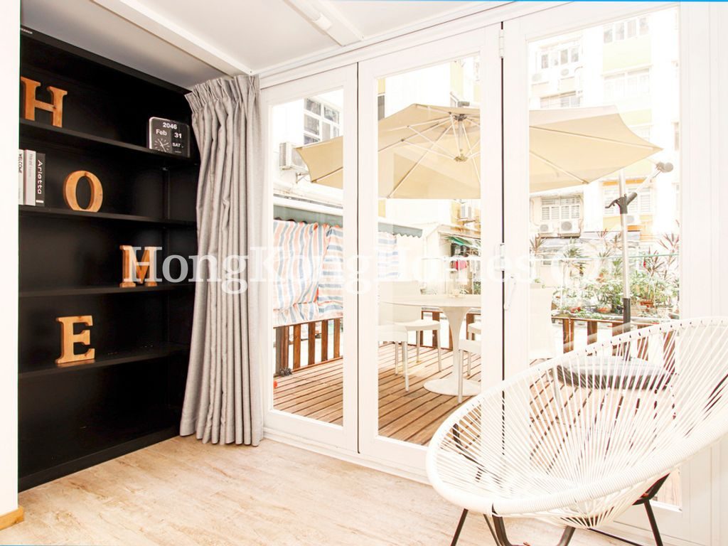 Enclosed Balcony — Paterson Building - Block D, Causeway Bay