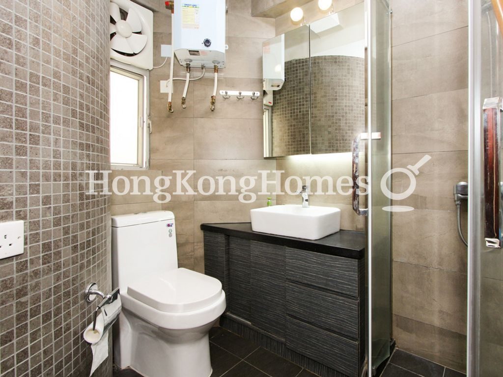 Guest Bathroom — Prince's Terrace, 13, Mid-levels West