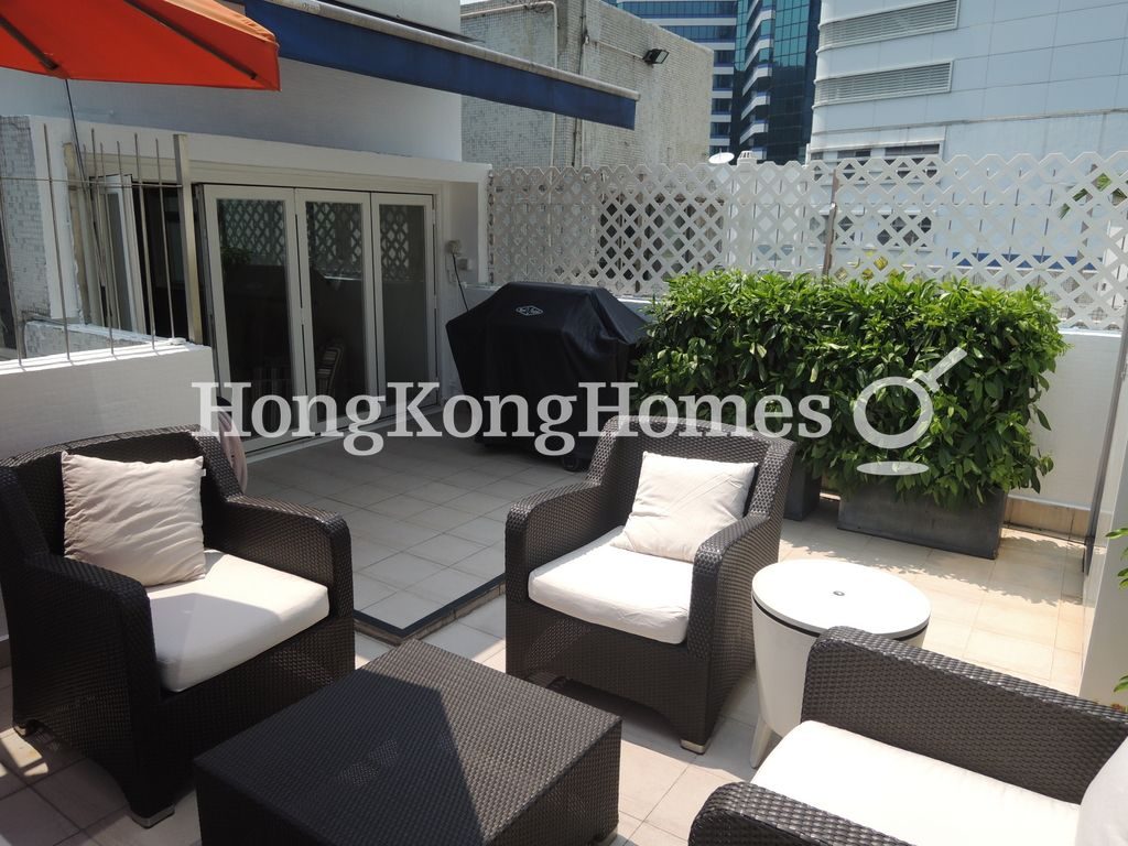 Private Terrace — Westlands Court - Gee Lan Mansion, Quarry Bay
