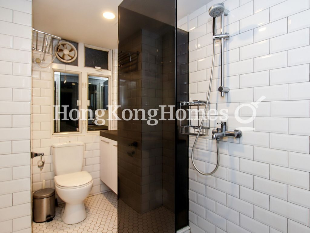 Bathroom — Elgin Street, 40, Central