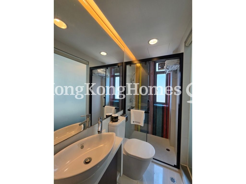 Bathroom — Knight on Wyndham, Central