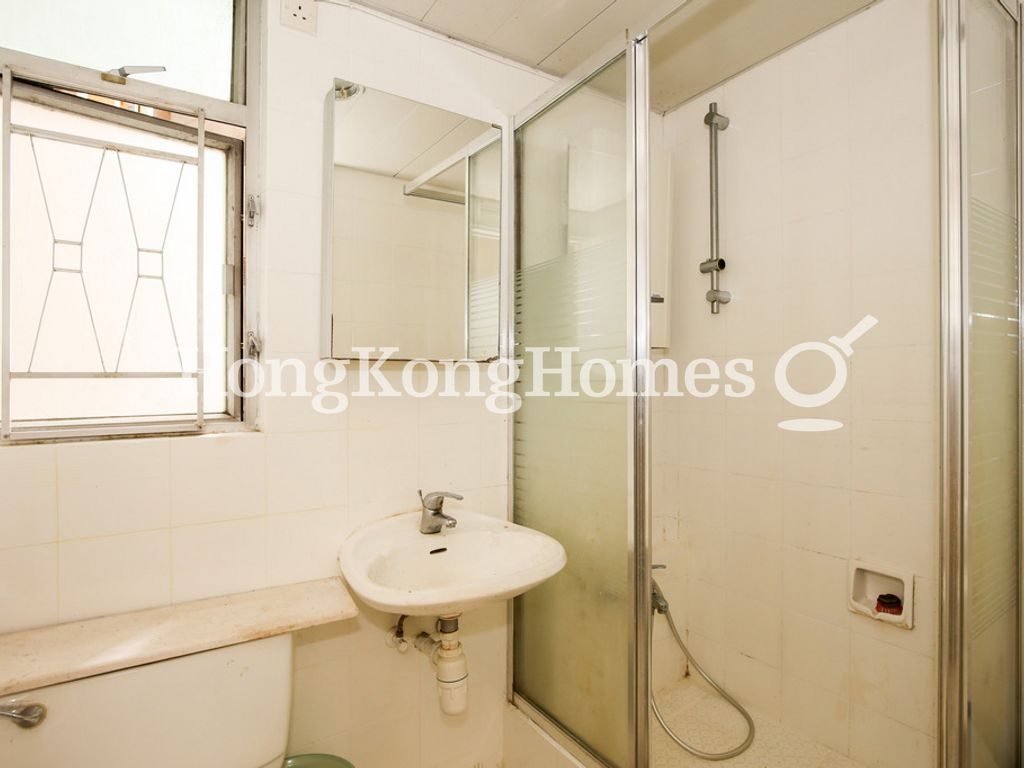 Guest Bathroom — Shiu King Court, Central