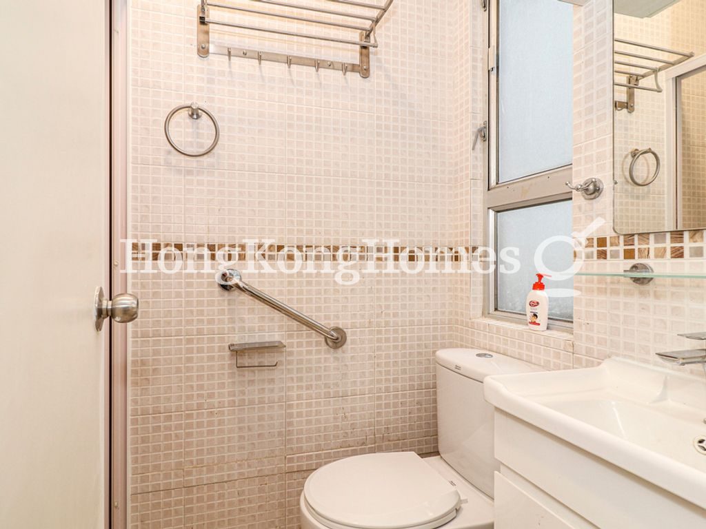 Bathroom — Woodland Court, Mid-levels West