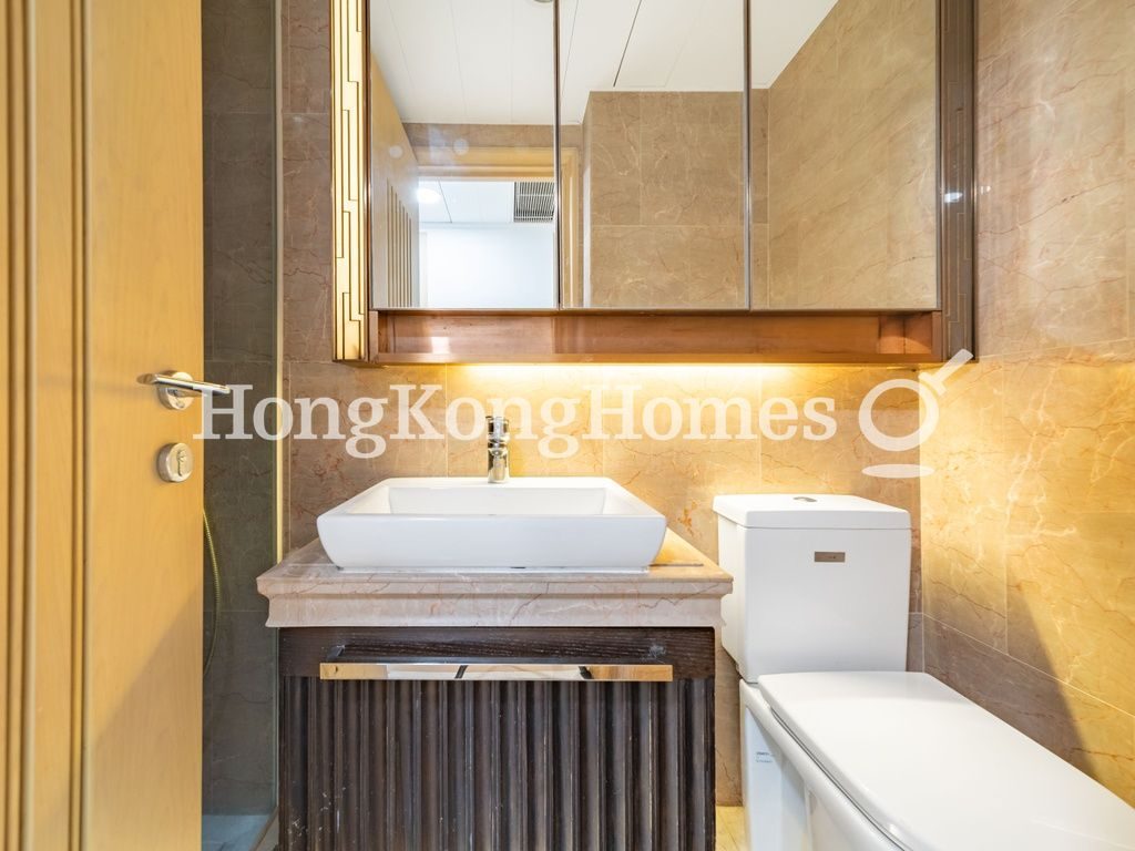 Guest Bathroom — Mount East, North Point
