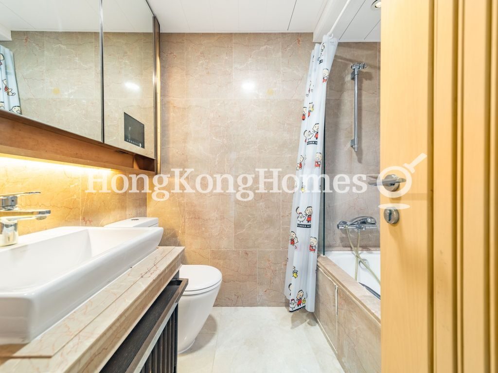 Master Bathroom — Mount East, North Point