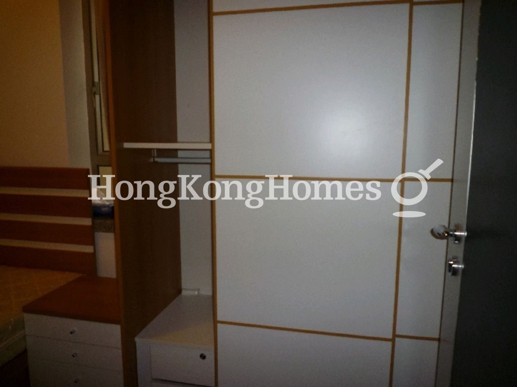 Wardrobe in Master Bedroom — Harbour Pinnacle, Tsim Sha Tsui
