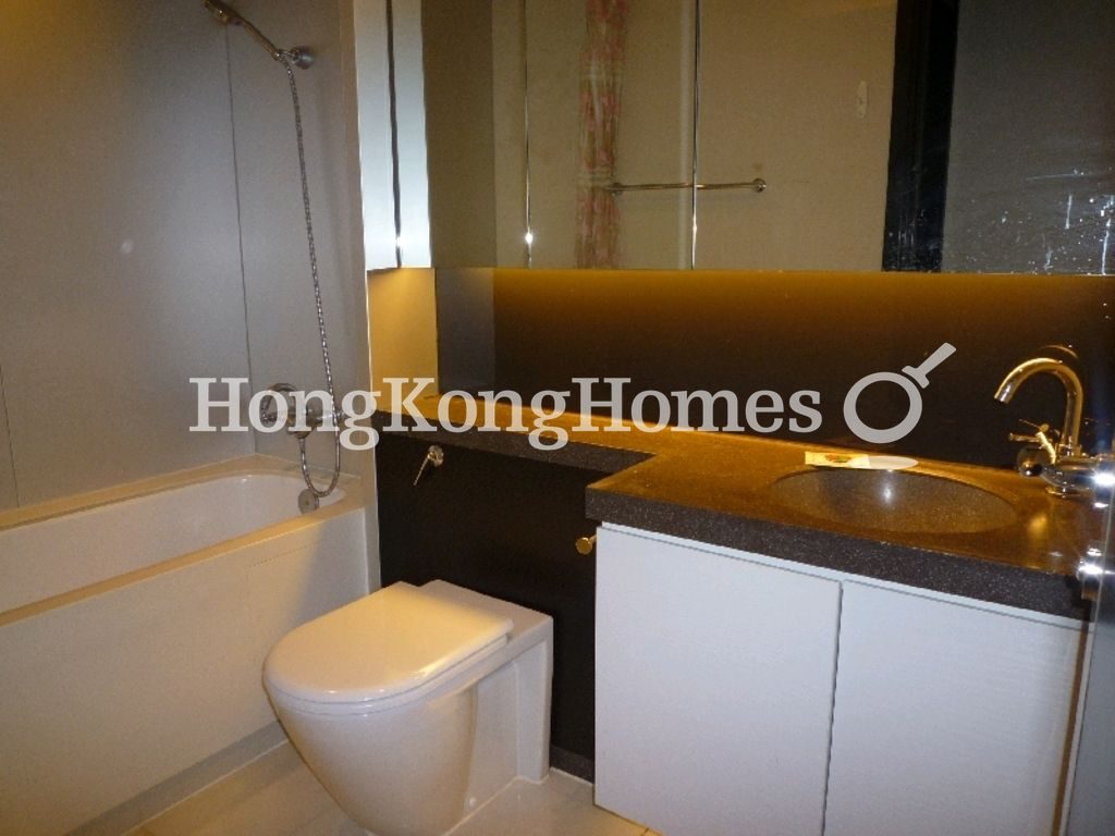 Guest Bathroom — Harbour Pinnacle, Tsim Sha Tsui