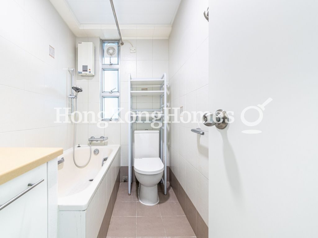Guest Bathroom — Malibu Garden, Happy Valley