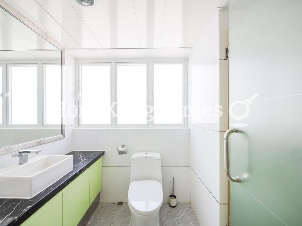 Master Bathroom — Villa Cecil - Phase II Block 2, Pokfulam