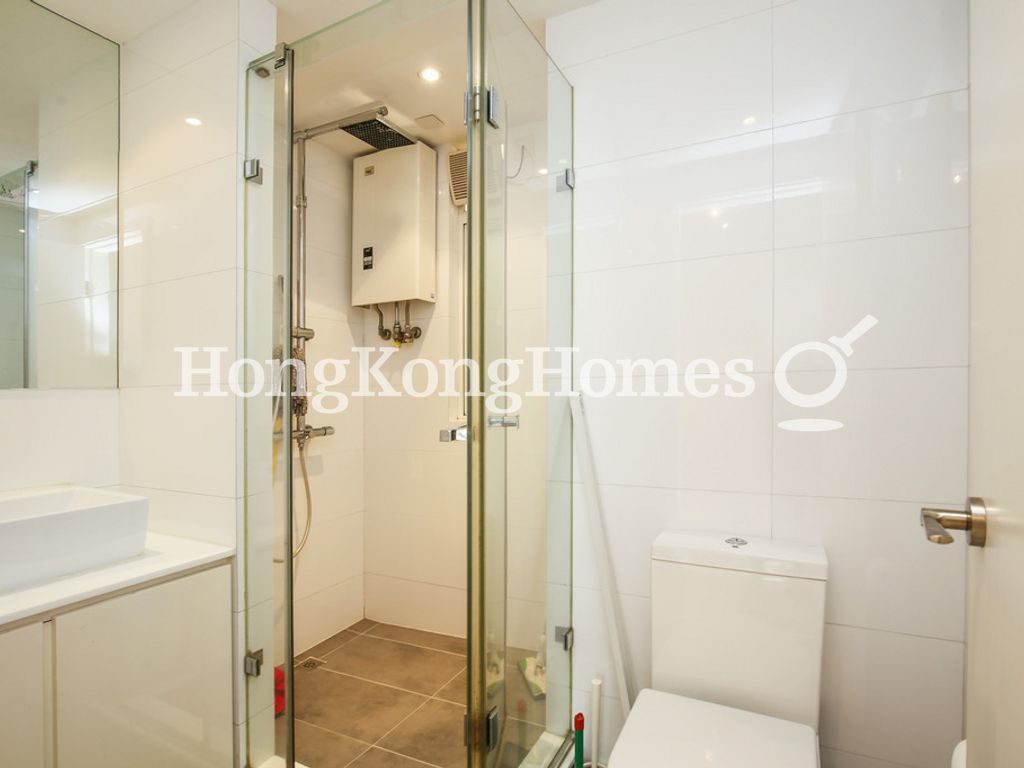 Guest Bathroom — Bic Wah Court, Western / Kennedy Town