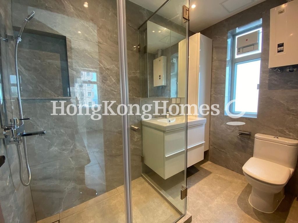 Master Bathroom — Kam Kin Mansion, Mid-levels West