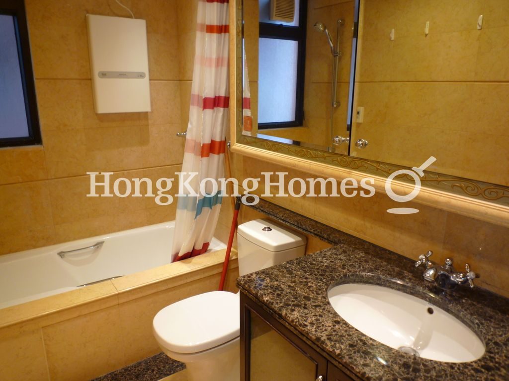 Guest Bathroom — The Arch - Block 2 (Star Tower), Tsim Sha Tsui