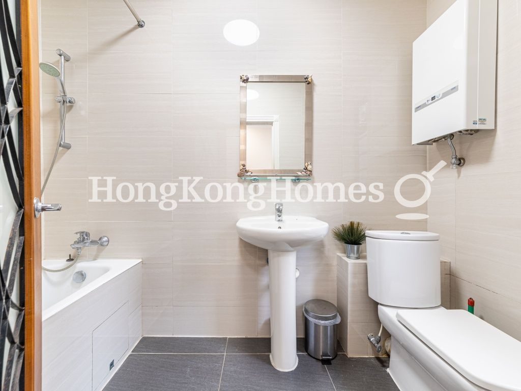 Master Bathroom — Woodlands Terrace, Mid-levels West
