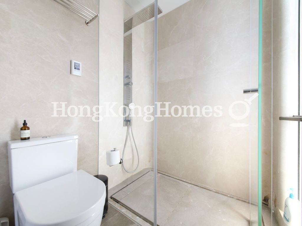 Bathroom — 28 Aberdeen St., Central