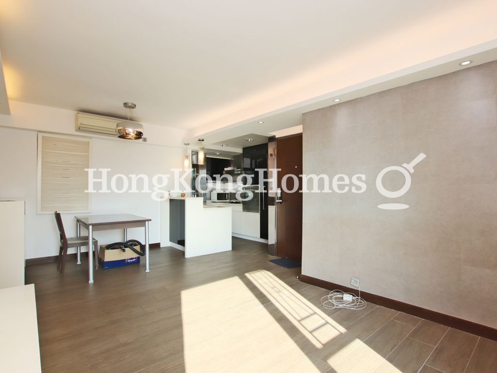 Living and Dining Room — Fortress Garden-Fu Wai Court, North Point Hill