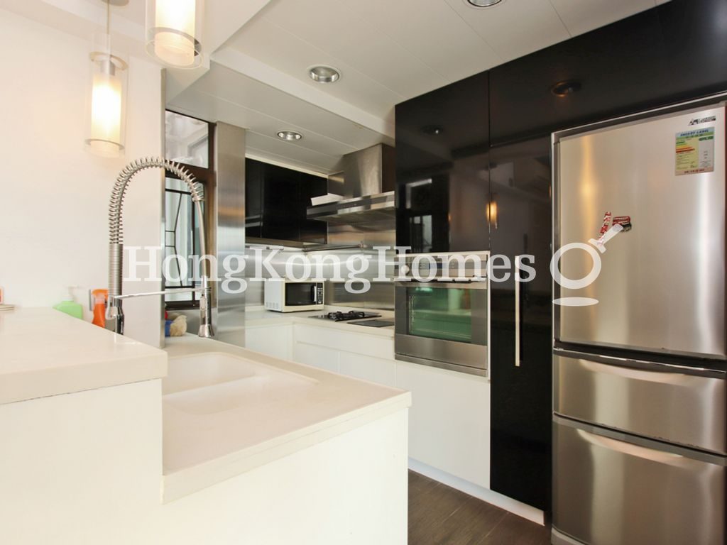 Open Kitchen — Fortress Garden-Fu Wai Court, North Point Hill